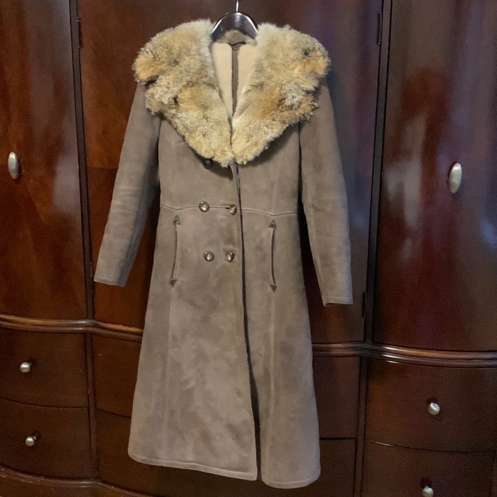 Jeno de Paris Shearling Coat w Genuine Fur Collar